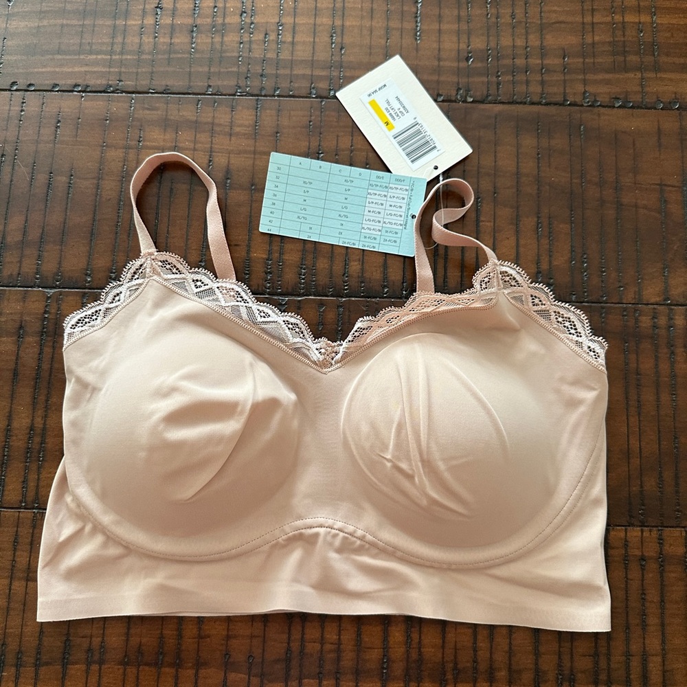 True & Co nude lace trim body lift full cup sz M